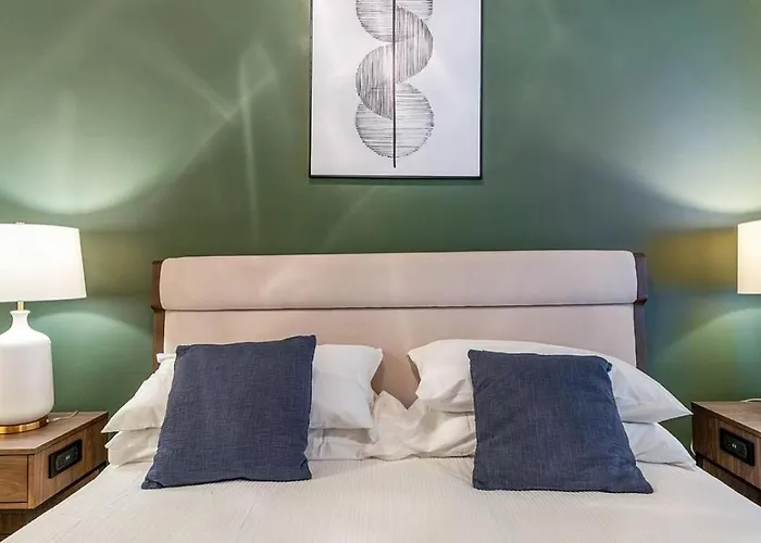 Landing - Modern With Amazing Amenities Apartment