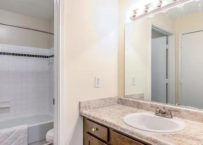 Landing - Modern With Amazing Amenities *
