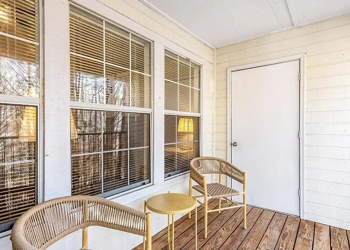 Landing - Modern With Amazing Amenities Apartment